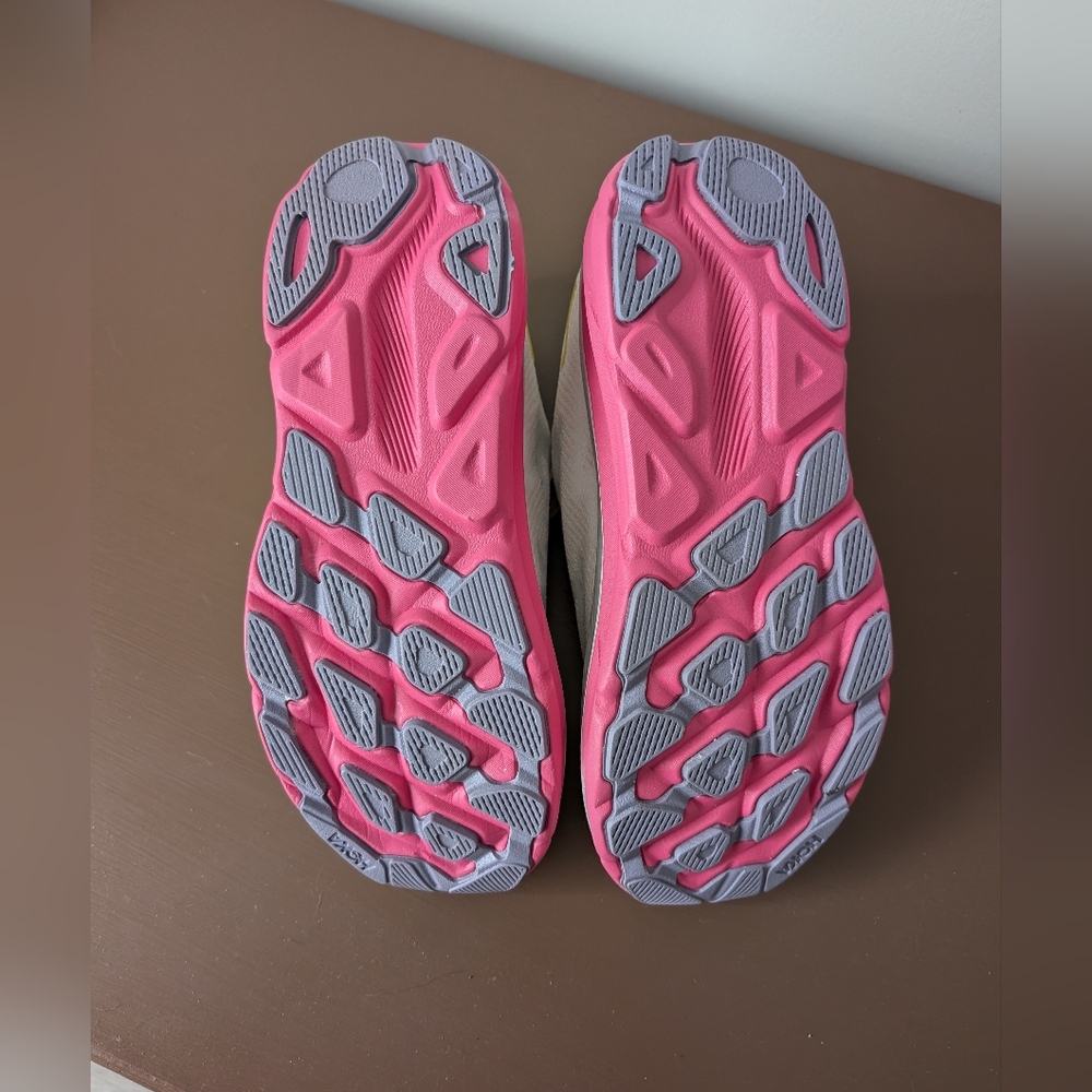 HOKA Clifton 9